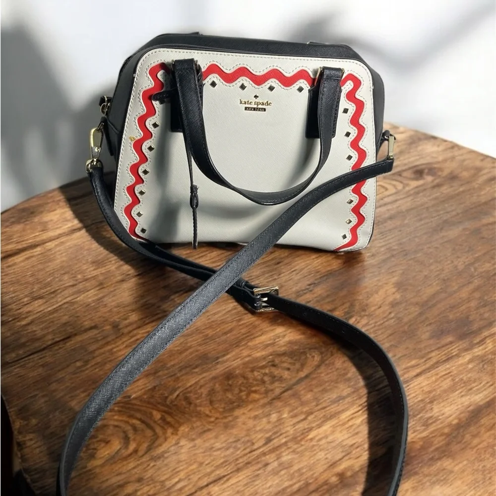 Kate Spade  New York white Black and Red scalloped trim Crossbody Tote  Bag